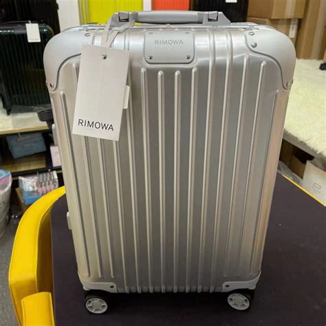 rimowa customer service phone number.